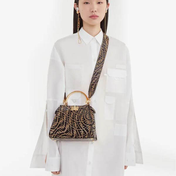 21SS【フェンディ】FFヴァーティゴ ピーカブー ショルダーバッグ偽物 8BN244AGKRF1E8K